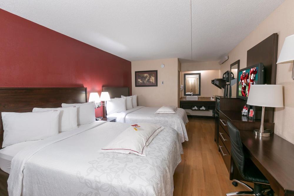 Premium Room with Two Double Beds Smoke Free (Upgraded Bedding & Snack) interior
